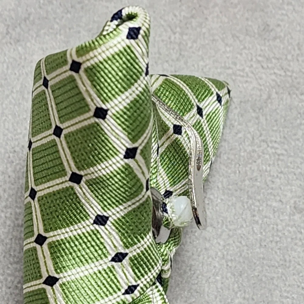 CHAPS Boy's Clip On‎ Pre-Tied Silk Tie Green White Square Black Diamond Pattern